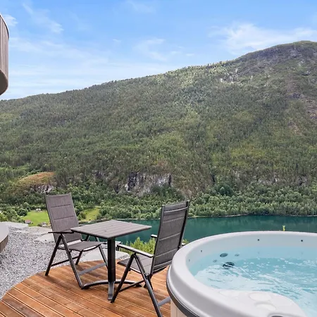 مكان تخييم Fjordpanorama- The Panorama View 2 *