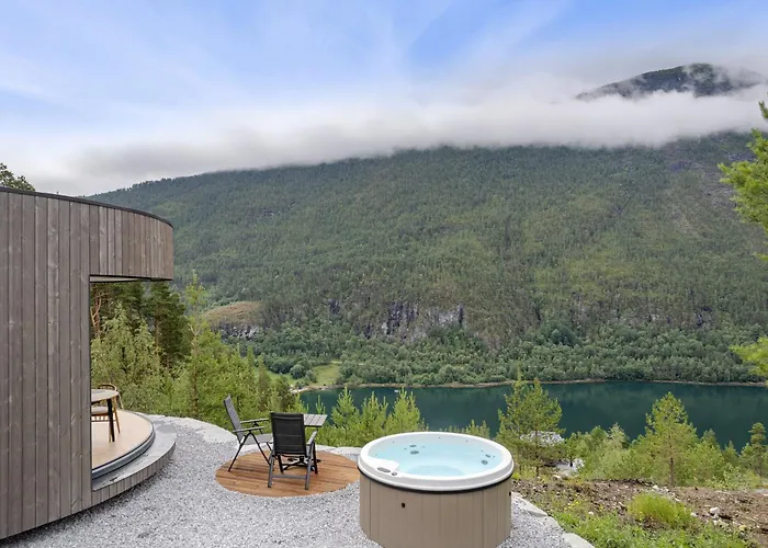 Campingplads Fjordpanorama- The Panorama View 2 Sogndal